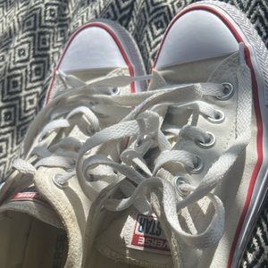 white converse 🤩